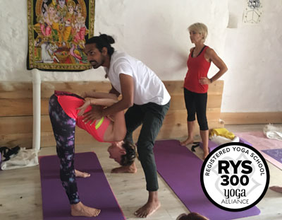 Formation de professeur de yoga de 300 heures